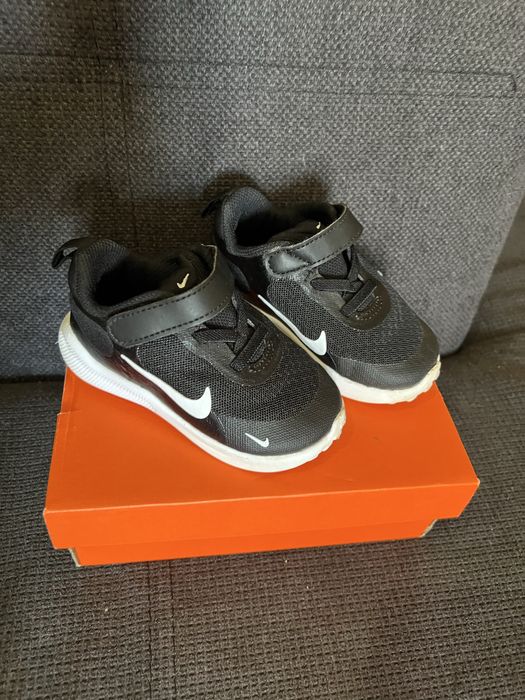 Маратонки Nike,размер 22
