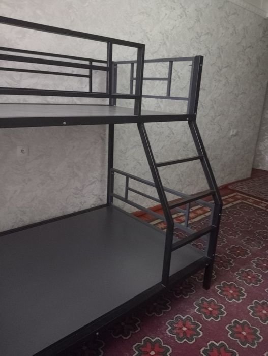 Срочно Продается кровать этажерка