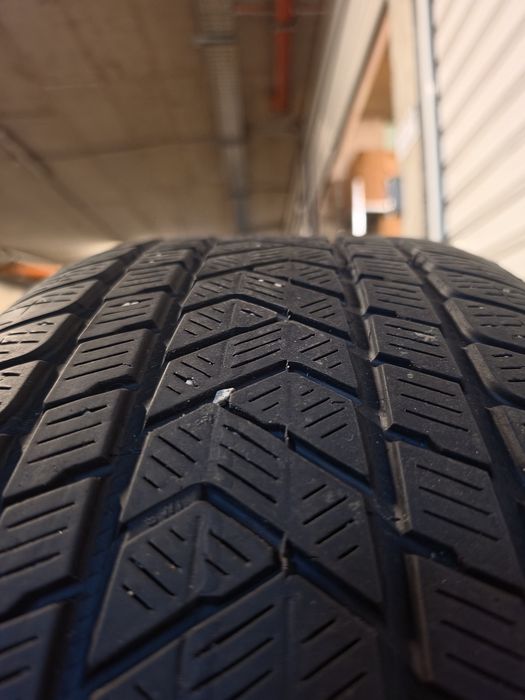 Гуми Pirelli Scorpion 275 40 22 dot T292  winter