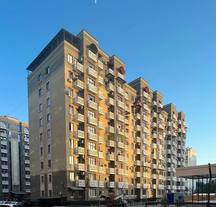 Уй сотилади Сергели Green house