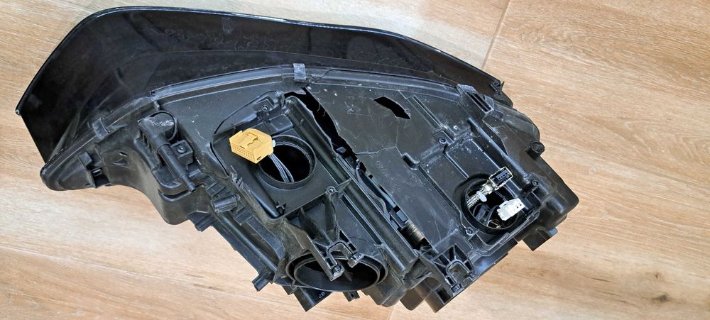 Ляв фар Audi A4 B8.5