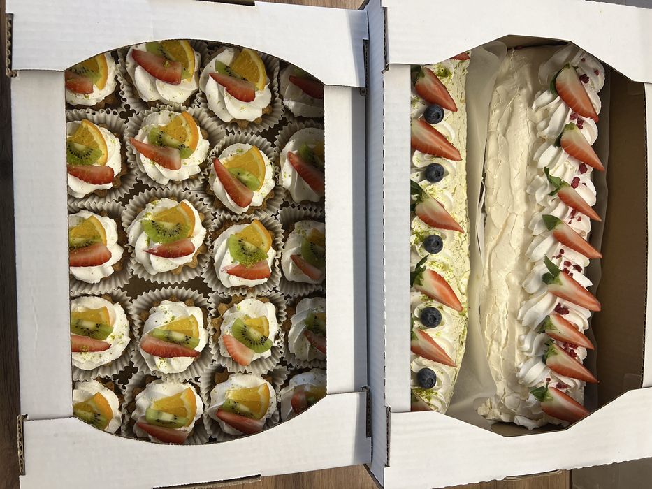 Пирожные капкейки торты чайные сеты