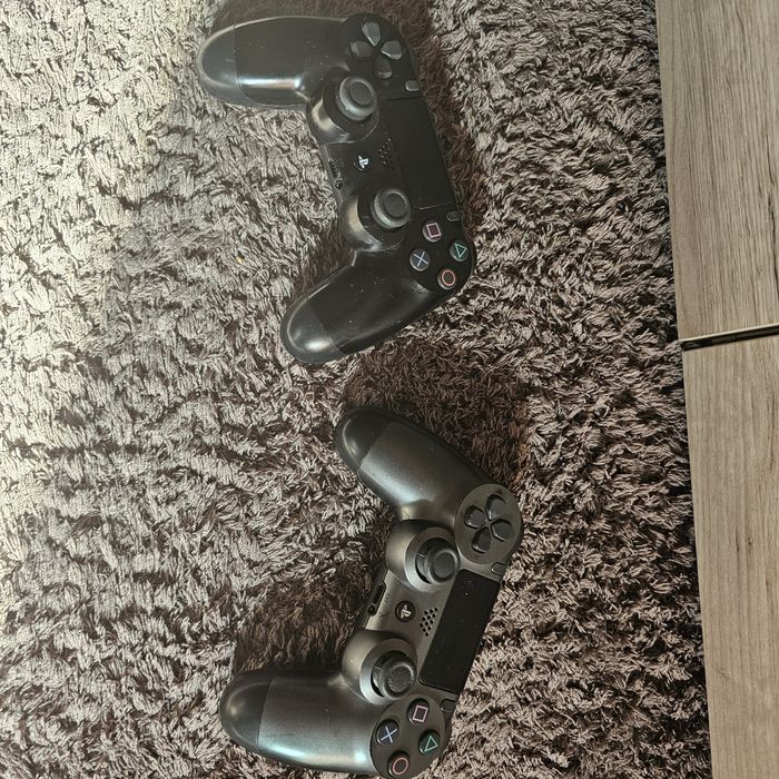 De vanzare Playstation 4