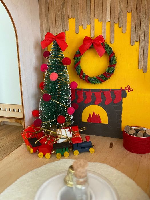 Къща за кукли от дърво