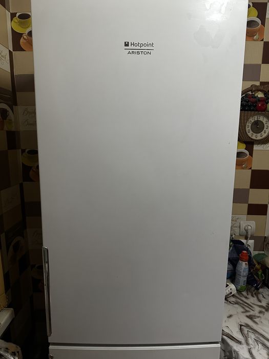Продам холодильник Hotpoint ARISTON