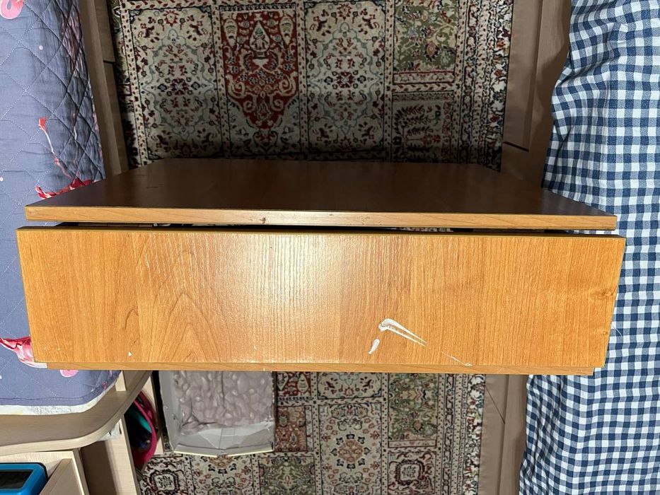 Продам прочный раскладной стол