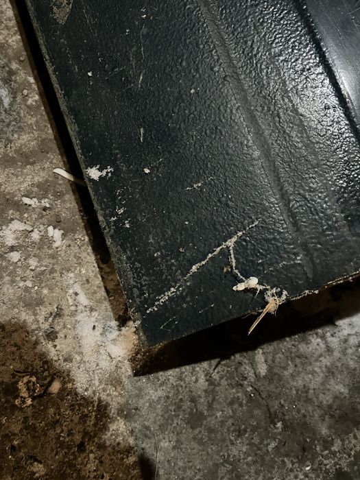 Продам правые двери ваз 2107-05