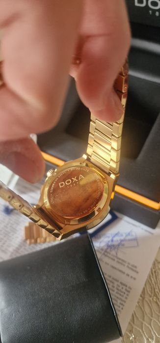 Ceas DOXA D SPORT auriu, 42mm, prezentare completa