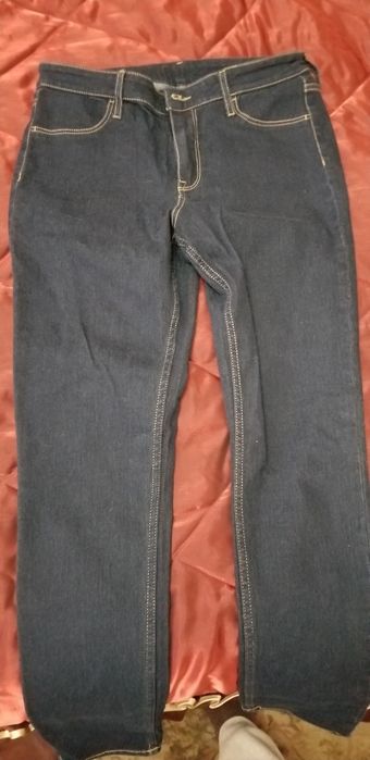 Джинсы новые продаю.