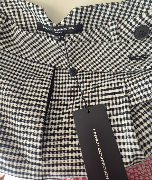 NOU cu etichetă Costum French Connection(vestă și pantaloni)