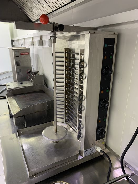 Шаурма аппарат идеал холатда 220 Вольт ишлайди