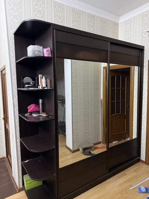 Шкаф для одежды б/у с зеркалами