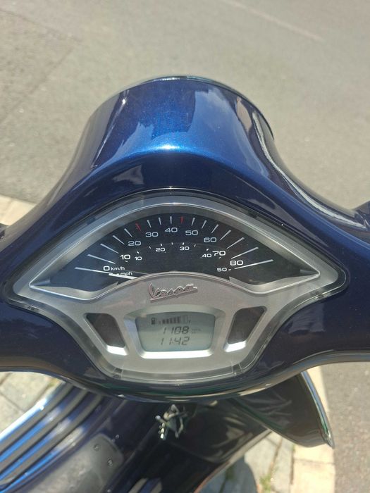 Scuter Piaggio Vespa Primavera 50cm3 1000 km aproape NOU