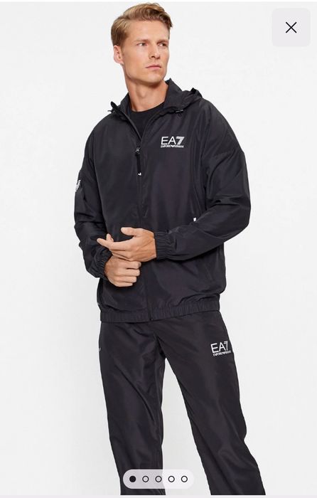 Oferta Trening EMPORIO ARMANI original marimea L,XL cu fermoar de fas