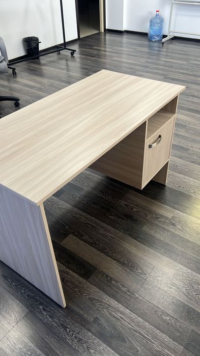 Продам офисные столы новые