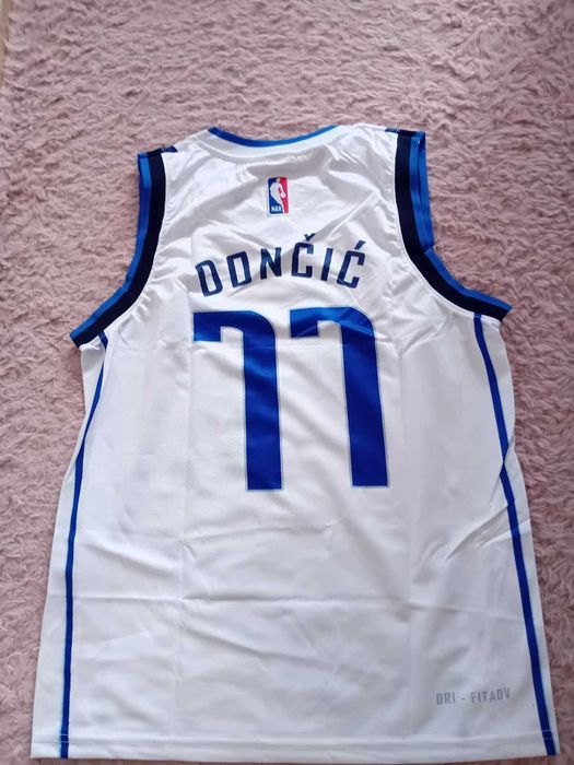 Чисто нов оригинален екип на Dallas Mavericks - Luka Doncic