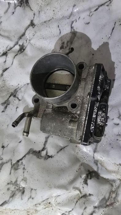 Продам  дроссель  на камри 40 объем 2'4