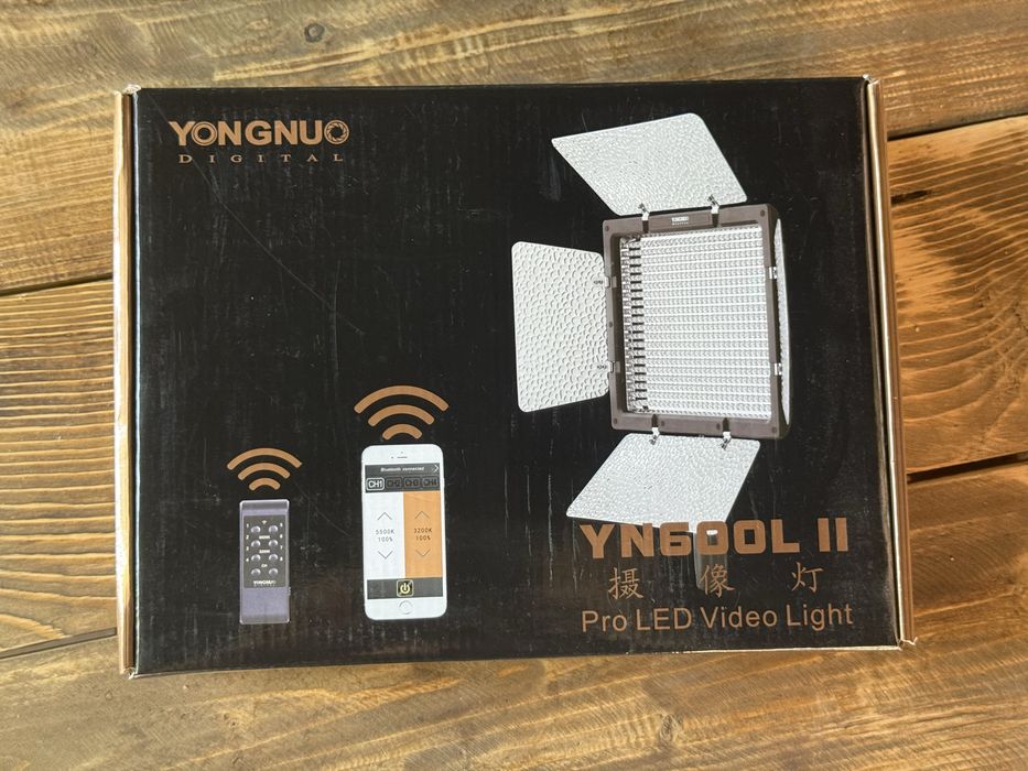 Lampi Yongnuo YN600L II