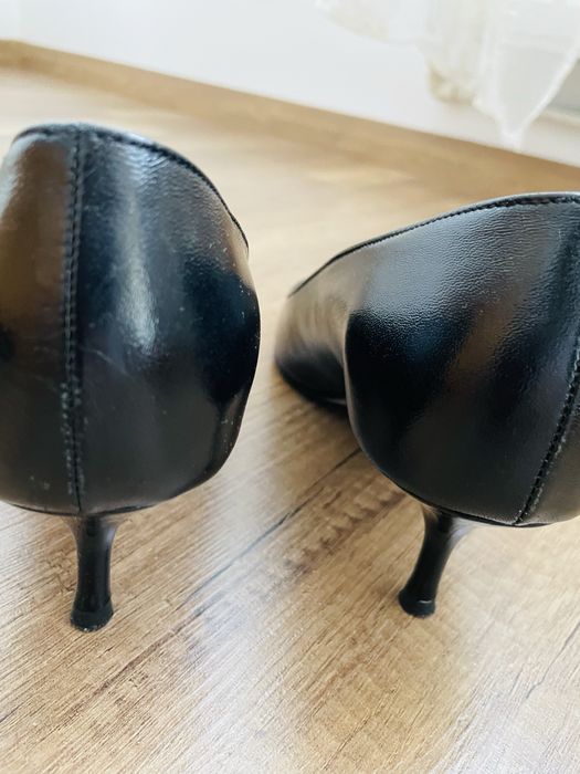Pantofi Enzo Bertini, mar 40, toc de 6 cm, o purtare. Impecabili!