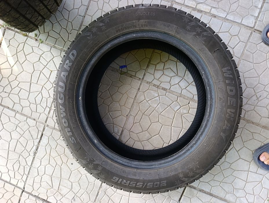 Продам шины зимние R16 205/55