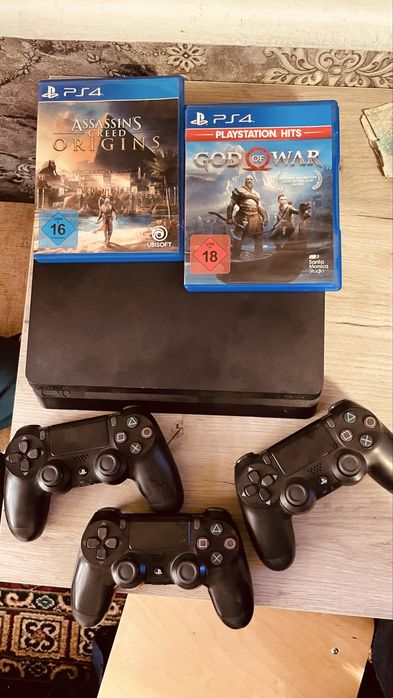 Ps4 slim sotiladi holati yaxshi 3 jostik bilan