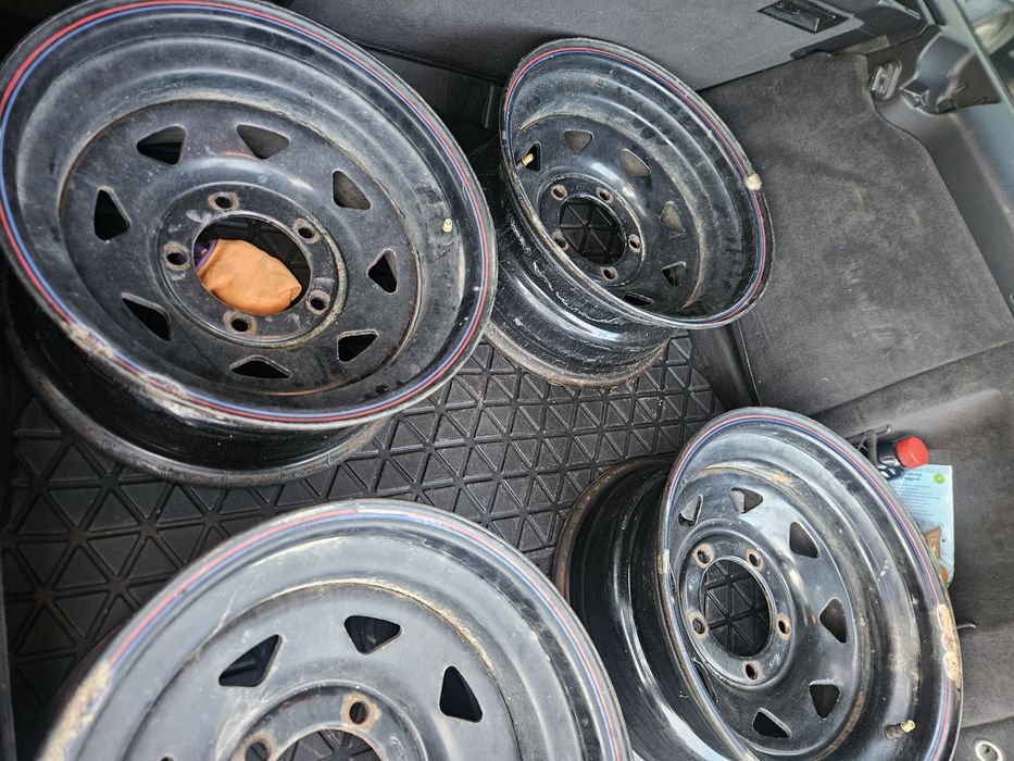 Set de 4 jante 7j R15 SUZUKI  samurai vitara jimny 5x139.7 Fără mesaje inutile anunțul este valabil atâta timp cât este activ ! Pretul este pt toate 4