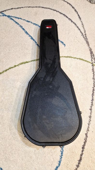Ovation Celebrity Deluxe CC257 – Black Gloss – Made in Korea (+ Hardcase inclus)