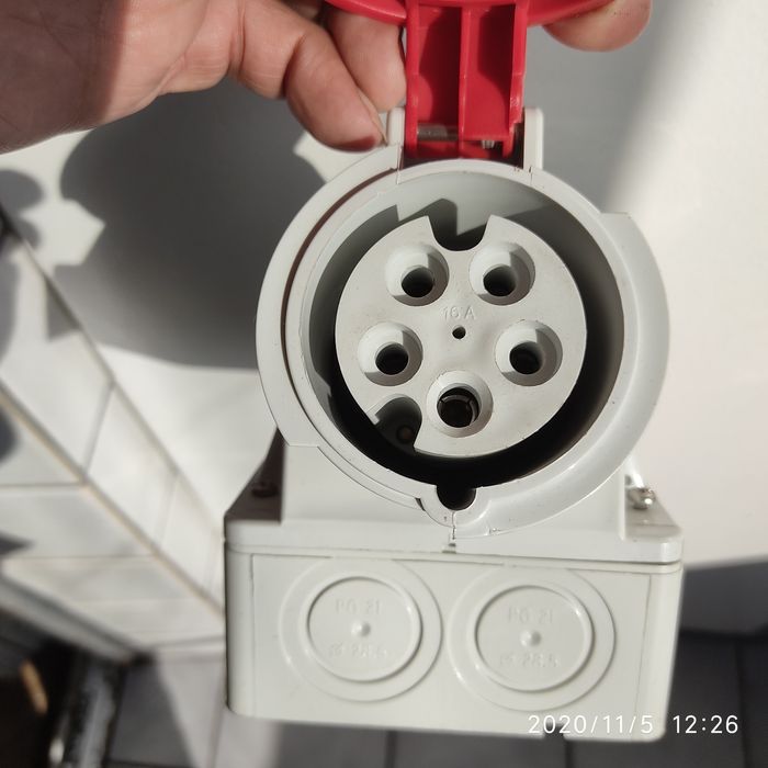 Евро контакт 220v