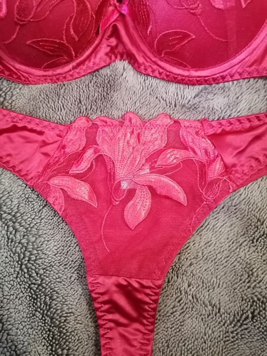 Set lenjerie roșie, noua, dama mărimea L