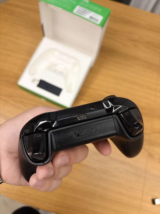 Controller Xbox One + Adaptor Wireless PC, Stare buna