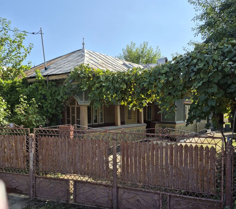 Vând casa în localitatea Potlogi,  județul Dambovita