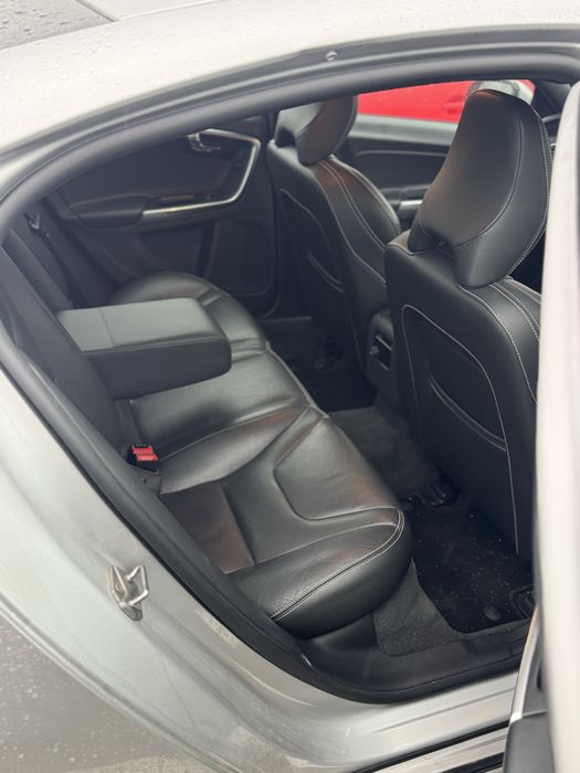 VOLVO V60 2018 Diesel 2