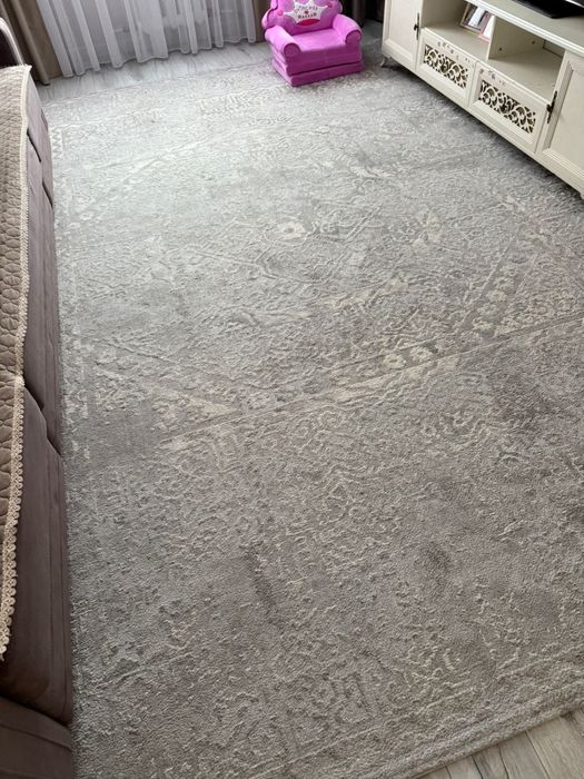 Ковёр 3/4 в отличном состоянии