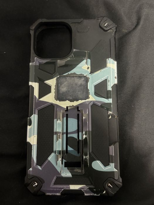 Продавам кейсове за iphone 14
