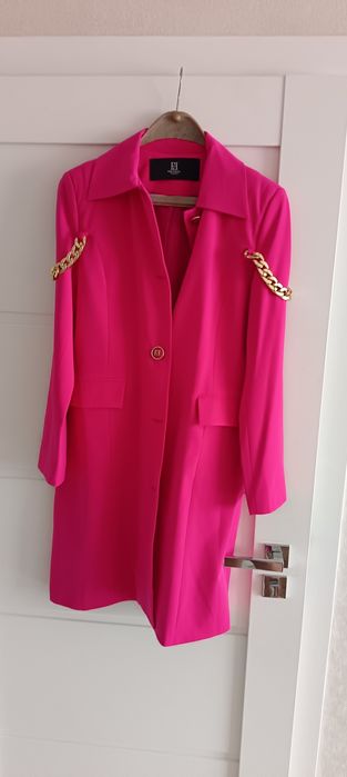 Продавам сако на Elizabeta Franchi