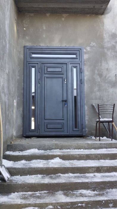 Темирдан кириш эшиклари сифати яхши арзон биринчи кул сифтда адашменг.