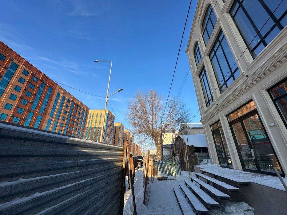 Коммерция в центре, первая линия