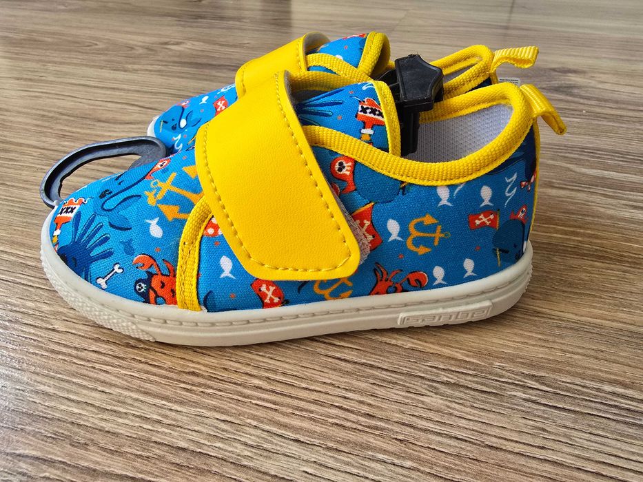 Детски пантофи размер 24