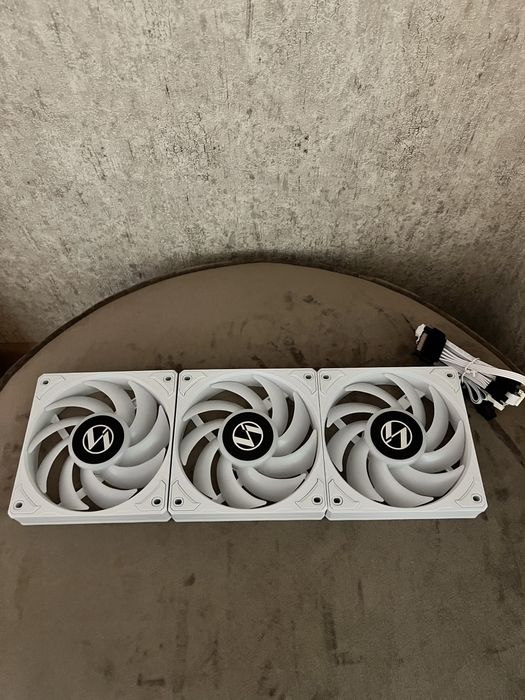 Компьютерные вентиляторы LianLi, на ВЫДУВ! НОВЫЕ!