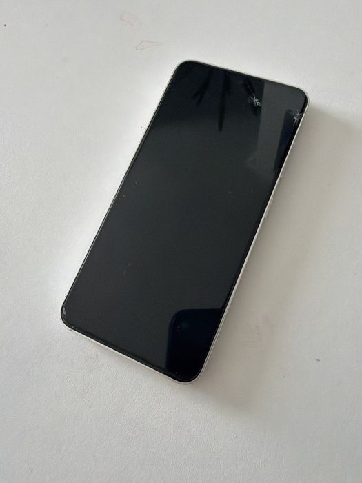Samsung S24 / 256GB / Белый