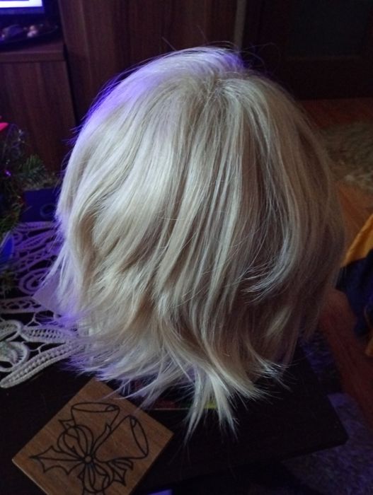 Peruca blonda par scurt