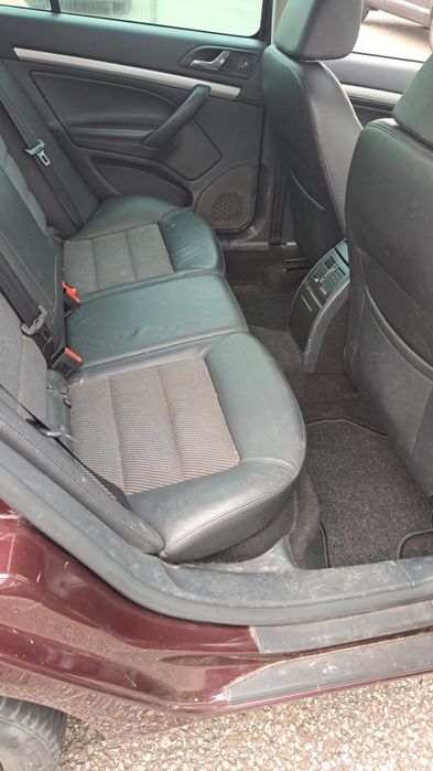 Interior piele material  negru Skoda Octavia break Europa