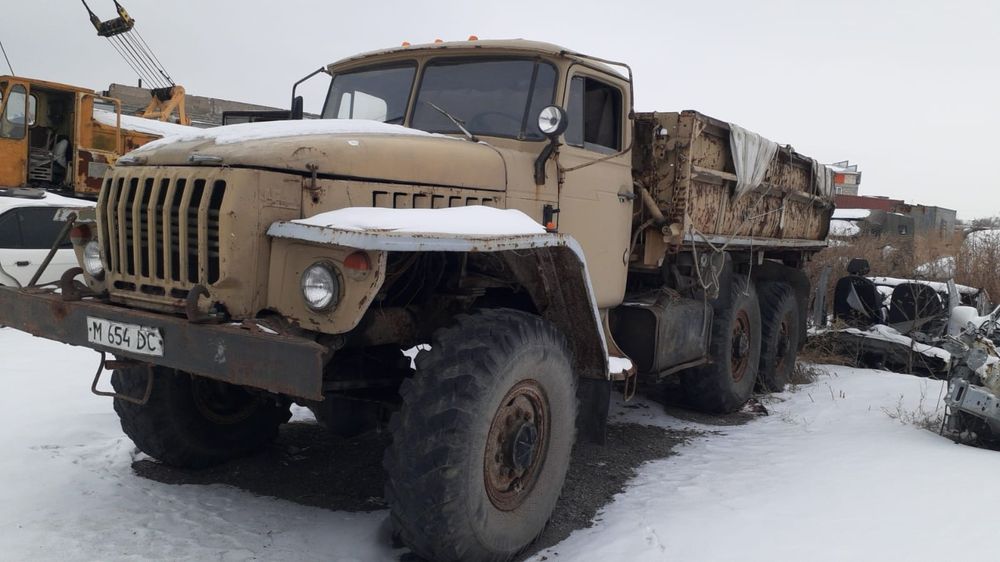 Самосвал Урал в Караганде