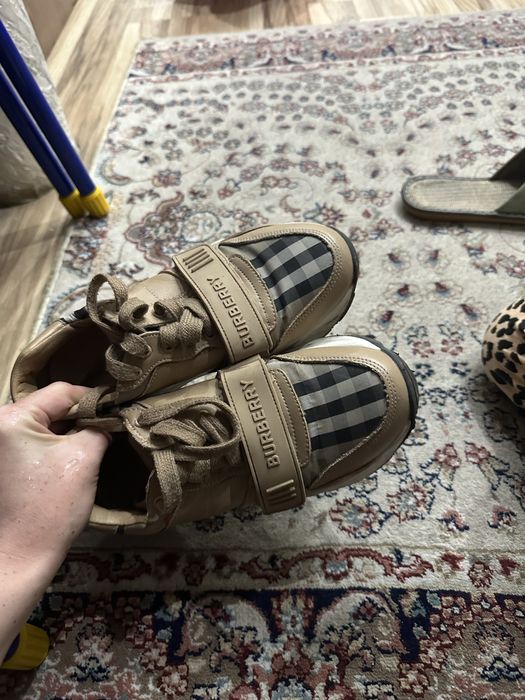 Кросовки женские