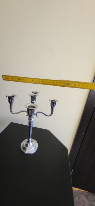 Vând candelabru metalic