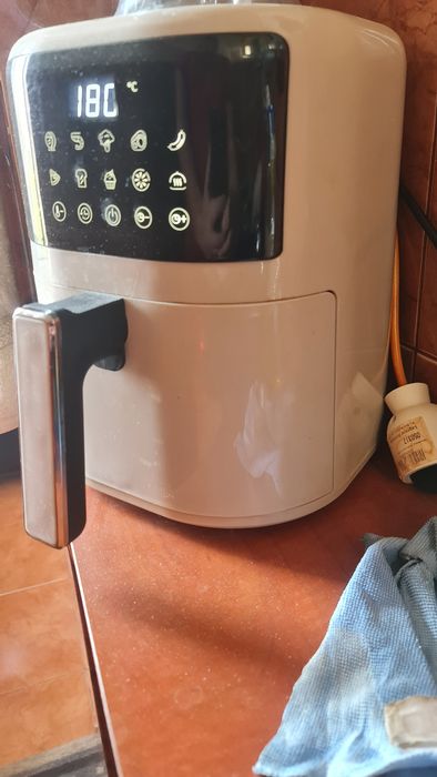 Air frayer Alb impecabil