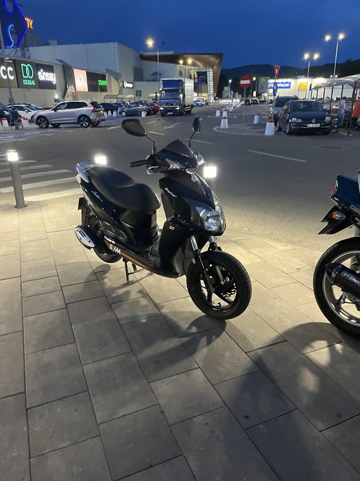 Inchiriere scuter, moped, 25km/h fara permis si cu permis 50km/h