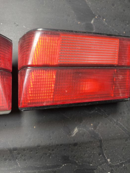 Стопове Хела за BMW E34