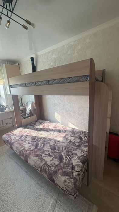 Продам двухэтажный диван-кровать