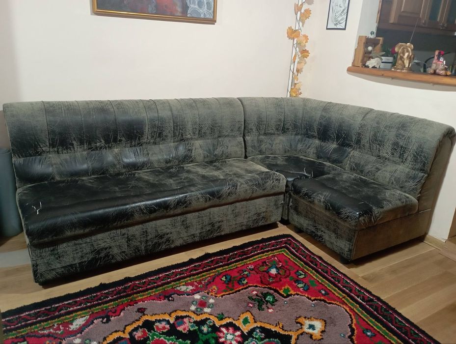 Разтегателен диван